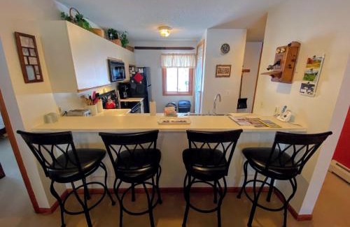 Bretton Woods Apartment | S4 Ski Slope Views Bretton Woods condo with easy access to Mt Washington Skiing White Mountains