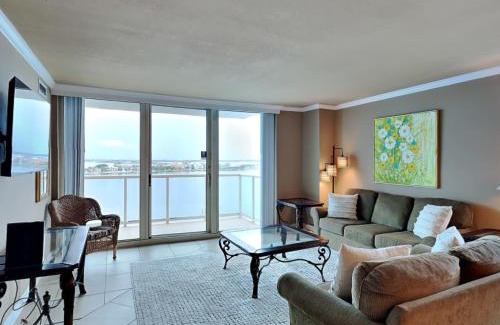 Villa Sabine Apartment | Sabine Yacht & Racquet #8D