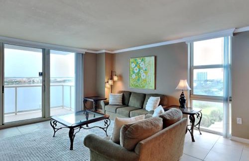 Villa Sabine Apartment | Sabine Yacht & Racquet #8D