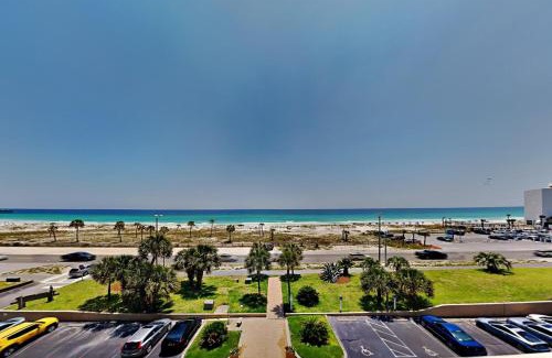 Villa Sabine Apartment | Sabine Yacht & Racquet #5F