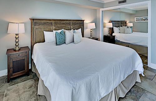 Villa Sabine Apartment | Sabine Yacht & Racquet #5F