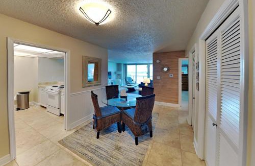 Villa Sabine Apartment | Sabine Yacht & Racquet #2B
