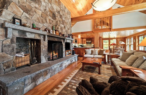 Rangeley House | Saddleback Lake Lodge 06 | Close to Saddleback