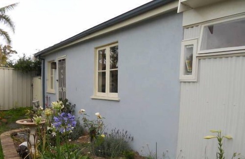 Port Kembla Cottage | Sadies Cottage Port Kembla
