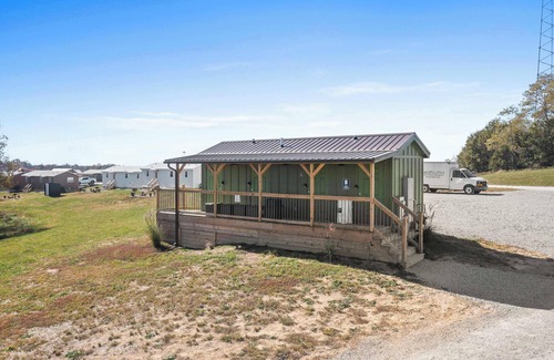 Williamstown RV Rental | Safari Tent B at Eden Reserve - Near Ark