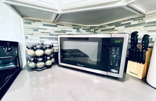 Sunnyvale West Apartment | Safe 2BR Apt w/AC/Washer/Dryer/EV on 1F-Sunnyvale