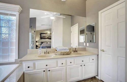 Canyon Gate House | Safe neighborhood private entrance Private bath RM