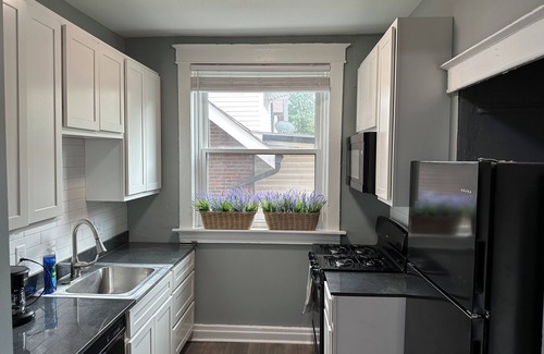 St. Louis Apartment | Safe Neighborhood STL-Rainbow Apt! Next to Forrest Park, with AC—Private Parking