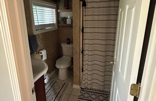 Hale Cottage | Sage Lake Hideaway!! 2 cottages on 2.5 acres! Stunning views and privacy!