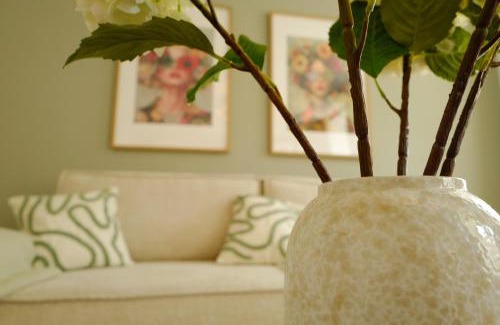 Oberstrass Apartment | Sage Suite