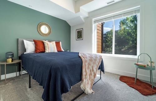 Kamloops Apartment | Sahali Condo for 30+ Day Rental