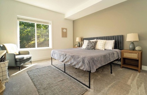 Kamloops Apartment | Sahali Condo for 30+ Day Rental