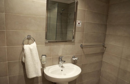 Al Aziziyah Hotel | Saif Plus 1