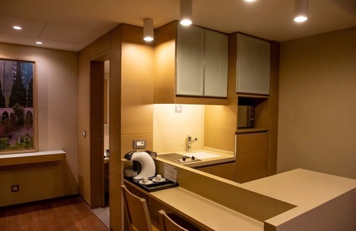 Gemmayzeh Hotel | Saifi Suites Hotel