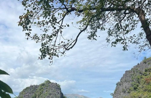 Coron Boat Rental | Sailing in a Catamaran at Palawan Coron
