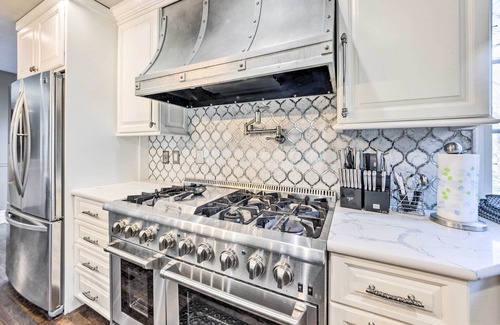 St. Charles House | Saint Charles House Near Historic Downtown!