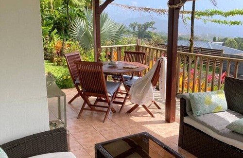 Saint-Claude House | Saint-Claude -Gites les Colibris