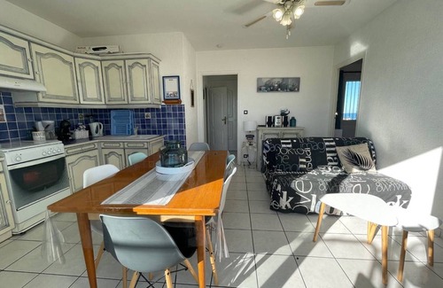 Saint-Cyprien Plage Apartment | Saint-Cyprien: 2-room apartment, sleeps 5, balcony, parking, near beach