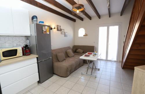 Saint-Cyprien Plage House | Saint Cyprien jolie maison climatisee avec une grande terrasse