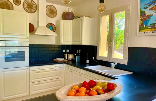 Saint-Florent Apartment | Saint - Florent : Apartment, air-conditioned, swimming pool, sea view, 50 m2,