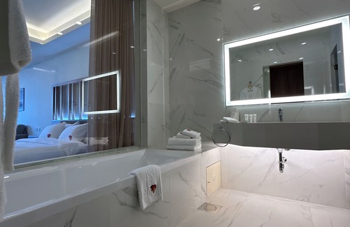 Ain Al Mraiseh Hotel | Saint Georges Hotel & Resort