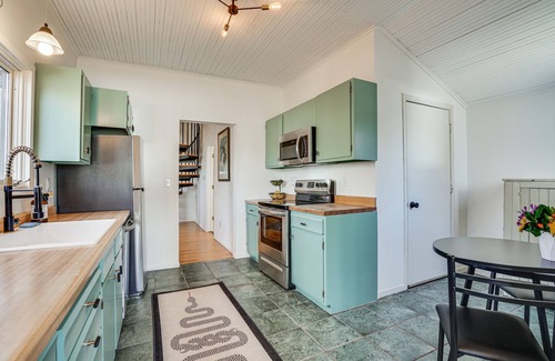 Summit - University House | Saint Paul Vacation Rental Near Shopping & Dining!