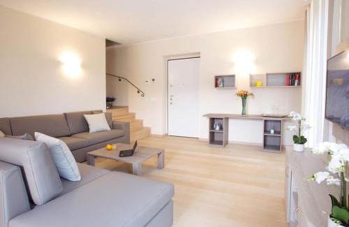 Sala Comacina Apartment | SALA COMACINA APARTMENT NO 1-SLEEPS 10 by Italian Apartments
