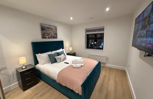 Wythenshawe Apartment | Sale Road Serviced Apartments Near Airport & Trafford Centre