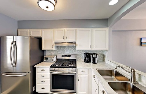 Carpinteria Cottage | ★SALE★3BD2BA Carpinteria ★Walk to Downtown & Beach