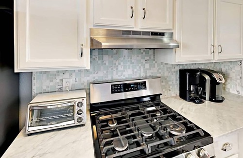 Carpinteria Cottage | ★SALE★3BD2BA Carpinteria ★Walk to Downtown & Beach