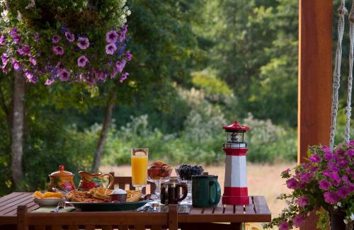 Black Creek Bed & Breakfast | Salmon Point B&B
