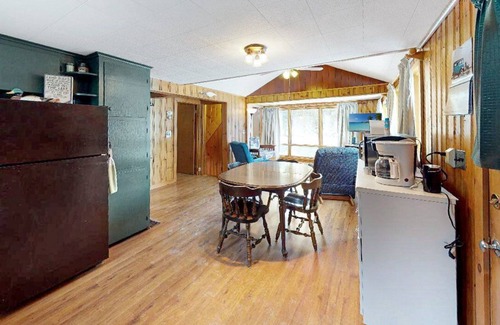 Rockwood Cottage | Salmon Run Lodge (Waterfront on the Moose River)