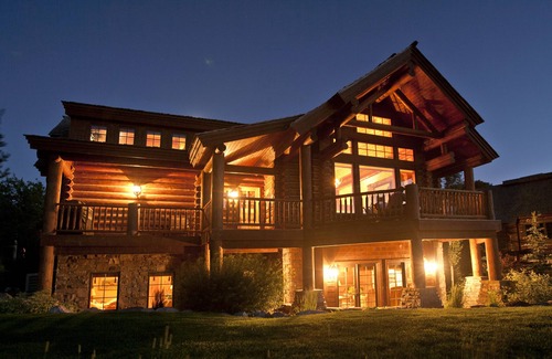 Victor House | Salmonfly Lodge. High-end Luxury Teton Springs Log Cabin in Victor. A/C