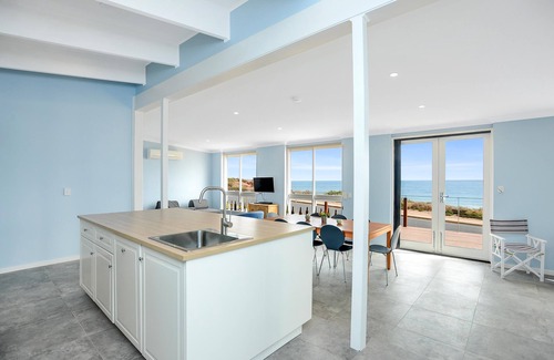 Sellicks Beach House | Salomon Sea Haus ~ Sellicks Beach - Stunning Sellicks Esplanade Home with Panoramic Sea Views