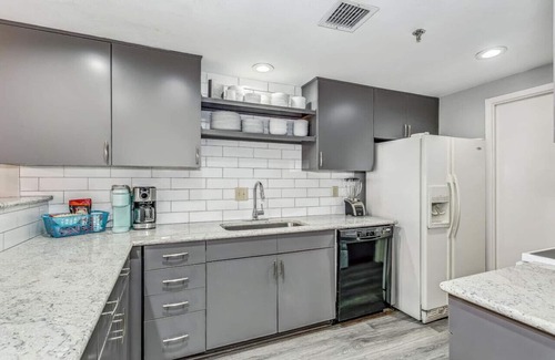 Navarre Beach Condo | Salt and Sunlight: Spacious, airy 9th Floor Navarre Towers condo located on the Gulf!