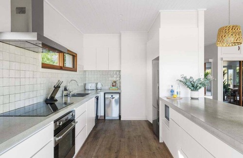 Callala Beach House | 'Saltspray' - Luxe Jervis Bay Beachfront Retreat