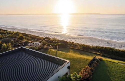 Callala Beach House | 'Saltspray' - Luxe Jervis Bay Beachfront Retreat