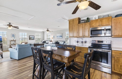 Crystal Beach House | Salty Seahorse Studio, steps from the sand!