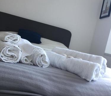 Rusholme House | Sama's Stylish Hotel Room 4