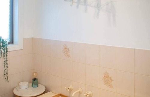 Nora Creina House | Samatha Retreat - Pets Not Welcome