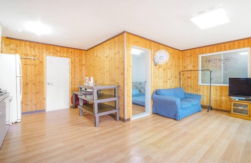 Donghae House | Samcheok Bongsuni-unni Pension