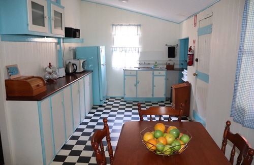 Samford Village House | Samford Cottage Samford Village