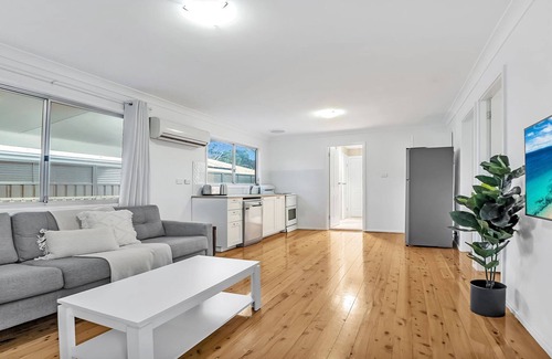Callala Beach Apartment | Sam’s Beach Shack and Apartment – 300m to Callala Beach