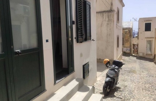 Ustica Apartment | Samuel House