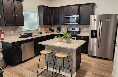 Medina Valley Condo | San Antonio 3-Bedroom House - 9 Miles to Lackland AFB, TX