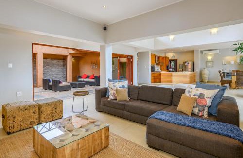 San Lameer Apartment | San Lameer Villa - 14308 - 4 Bedroom Deluxe - 8 pax - San Lameer Rental Agency