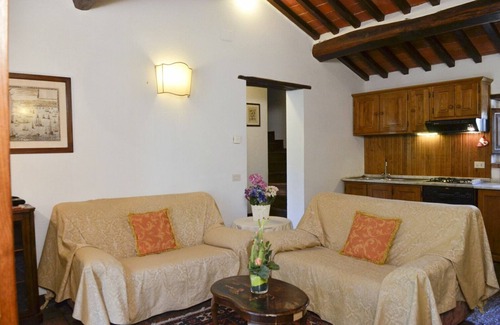 Sodo Apartment | San Pietro Geranio - Apartment with swimming pool