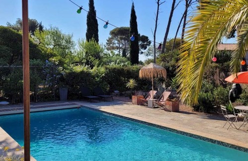 Sanary-sur-Mer Villa | Sanary Portissol 8/10 persons 5 bedrooms Heated swimming pool Beach and port on foot