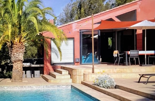 Sanary-sur-Mer Villa | Sanary Portissol 8/10 persons 5 bedrooms Heated swimming pool Beach and port on foot