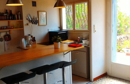 Sanary-sur-Mer Apartment | SANARY s/MER CENTER, QUIET 3 rooms + Terrace & Private Garden, up to 4 People !